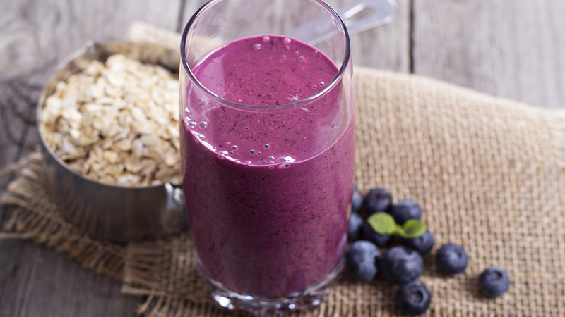 Gingery Berry And Oat Smoothie for breakfast
