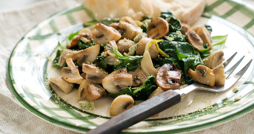 mushroom-spinach-salad