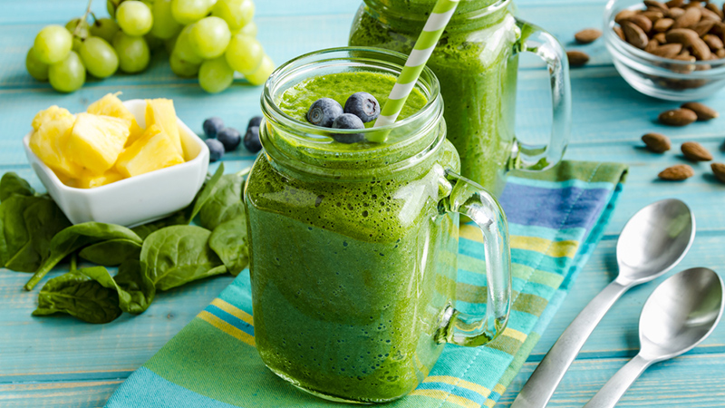 blueberry-spinach-pineapple-smoothie
